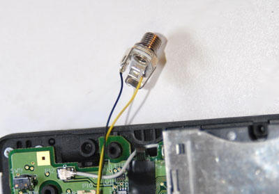 Solder wires to MIDI jack